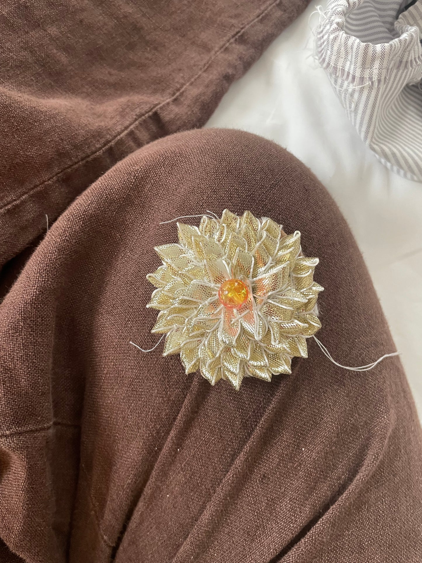 sun star brooch, mini